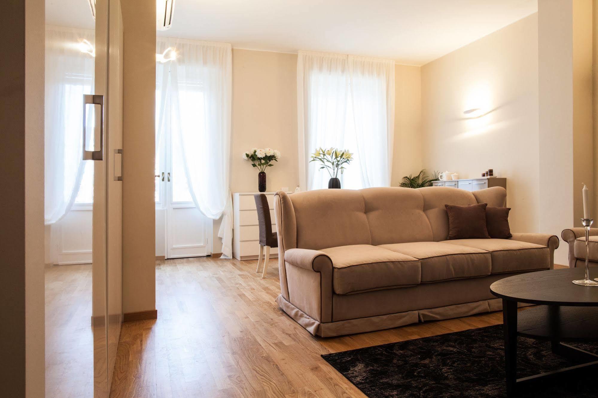Milan Royal Suites Luaran gambar