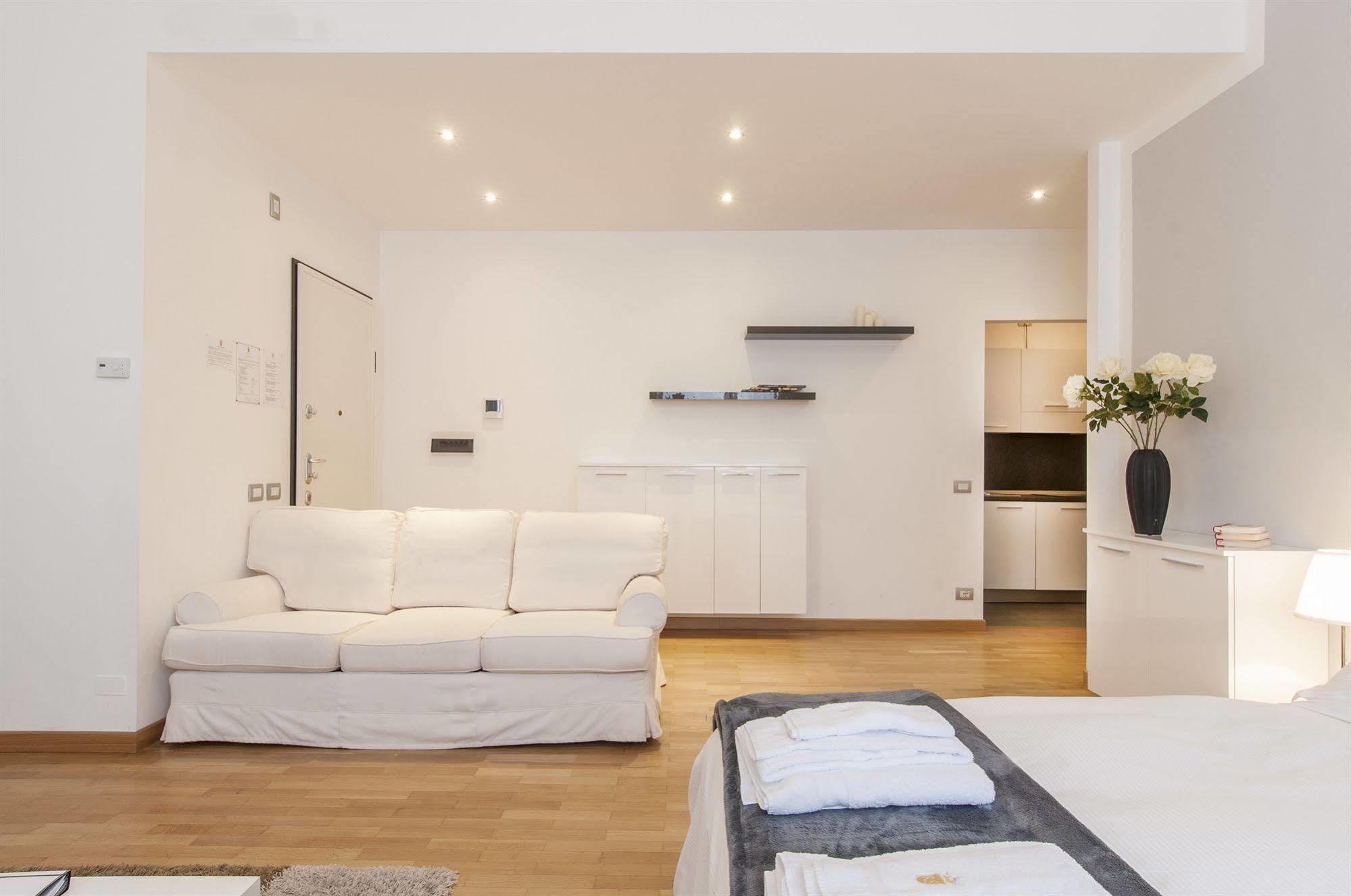 Milan Royal Suites Luaran gambar