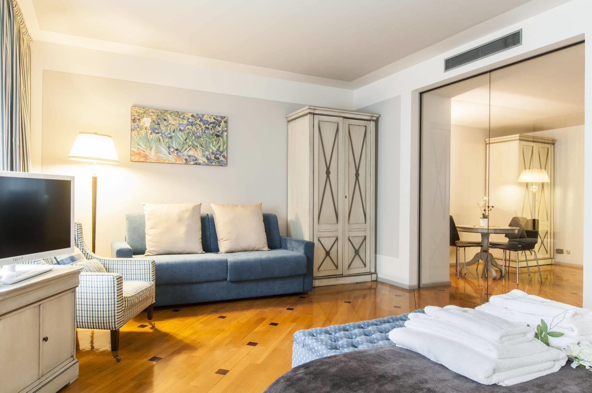 Milan Royal Suites Luaran gambar